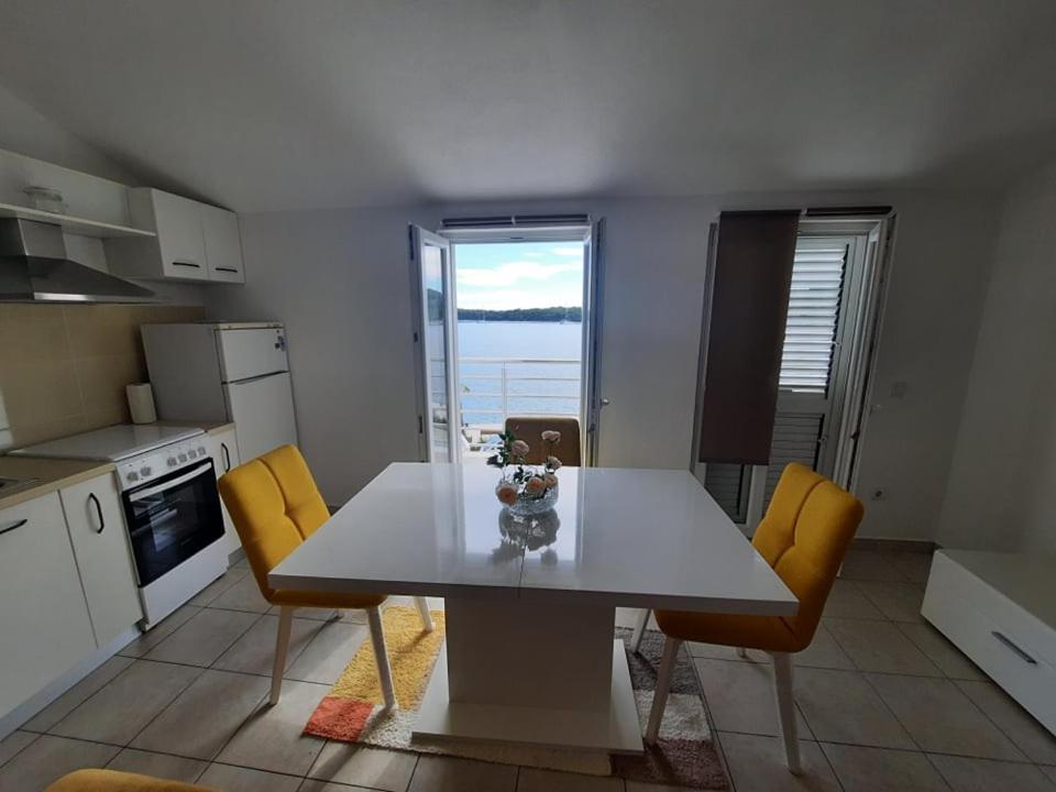 Ojdana Zivkovic Appartement Rogoznica  Buitenkant foto