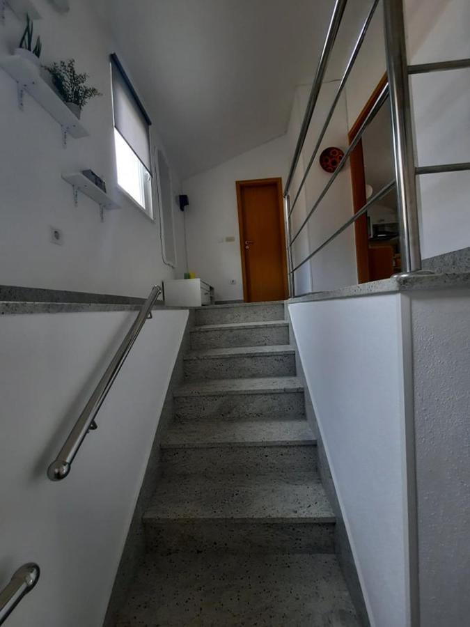 Ojdana Zivkovic Appartement Rogoznica  Buitenkant foto